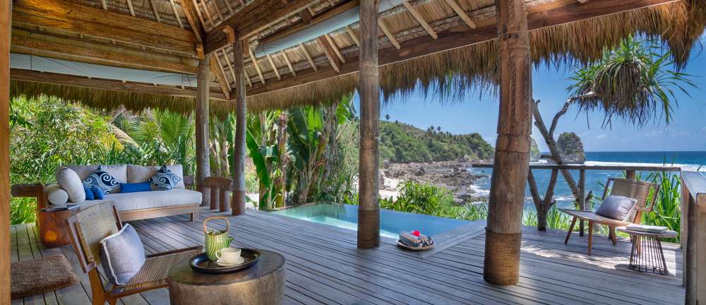 Haweri: Pool Villa terrace & pool with view